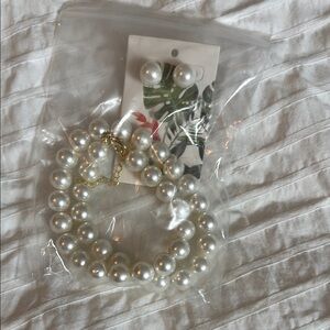 Elegant Pearl Necklace and Earring Set